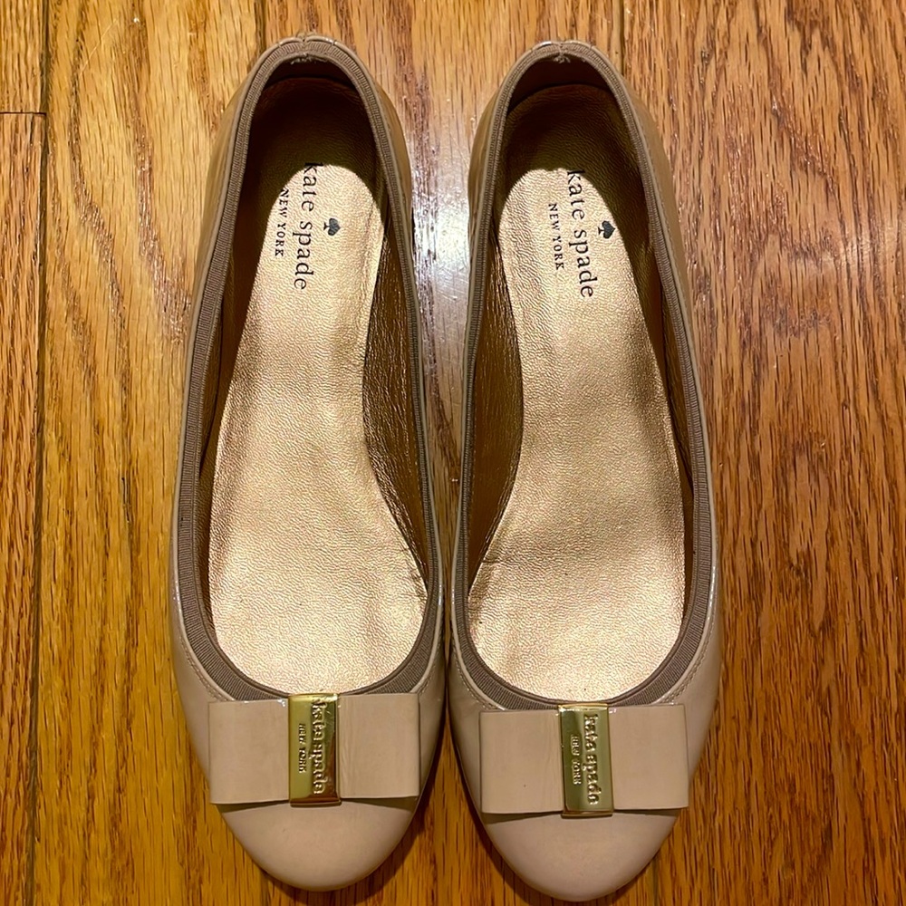 Beautiful Kate Spade pink patent bow shoes